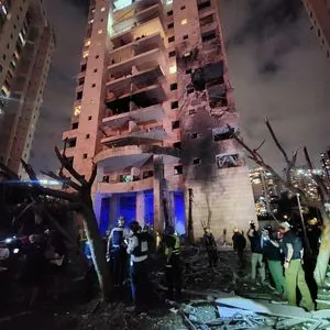 Iran attacked Israel with ballistic missiles: hit a residential high-rise building, dozens injured (video)