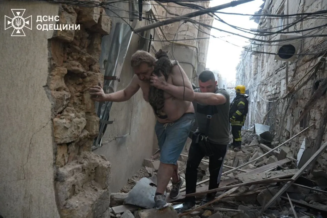 В Одесі атака рф забрала життя, 17 поранених, руйнування в історичному центрі