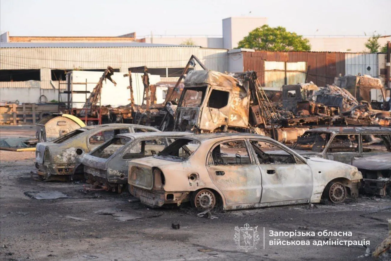 13 enemy UAVs attacked Zaporizhzhia: the consequences are devastating (video) 13 enemy UAVs attacked Zaporizhzhia: the consequences are devastating (video)