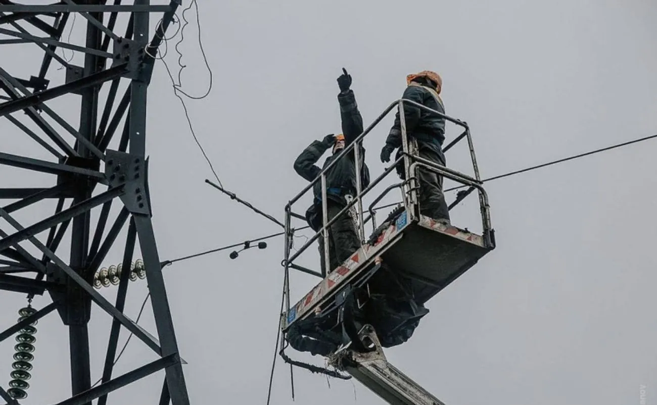 Російські війська обстріляли енергетиків в Запорізькій області Російські війська обстріляли енергетиків в Запорізькій області
