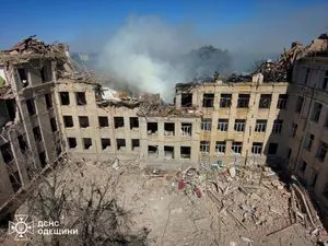 Кількість жертв атаки рф на Білгород-Дністровський ліцей зросла: померла 60-річна робітниця їдальні