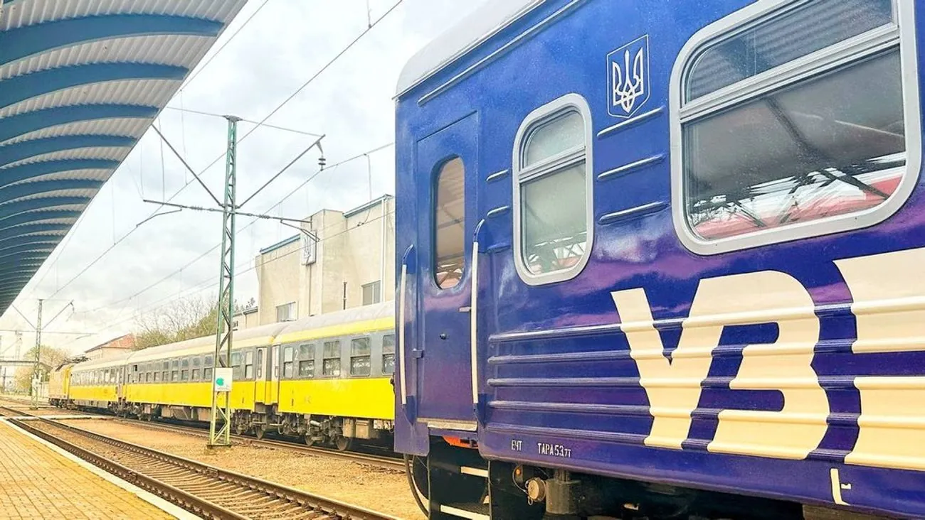 Ворожа атака на Дніпропетровщині: поїзд Одеса - Запоріжжя відновлює рух Ворожа атака на Дніпропетровщині: поїзд Одеса - Запоріжжя відновлює рух