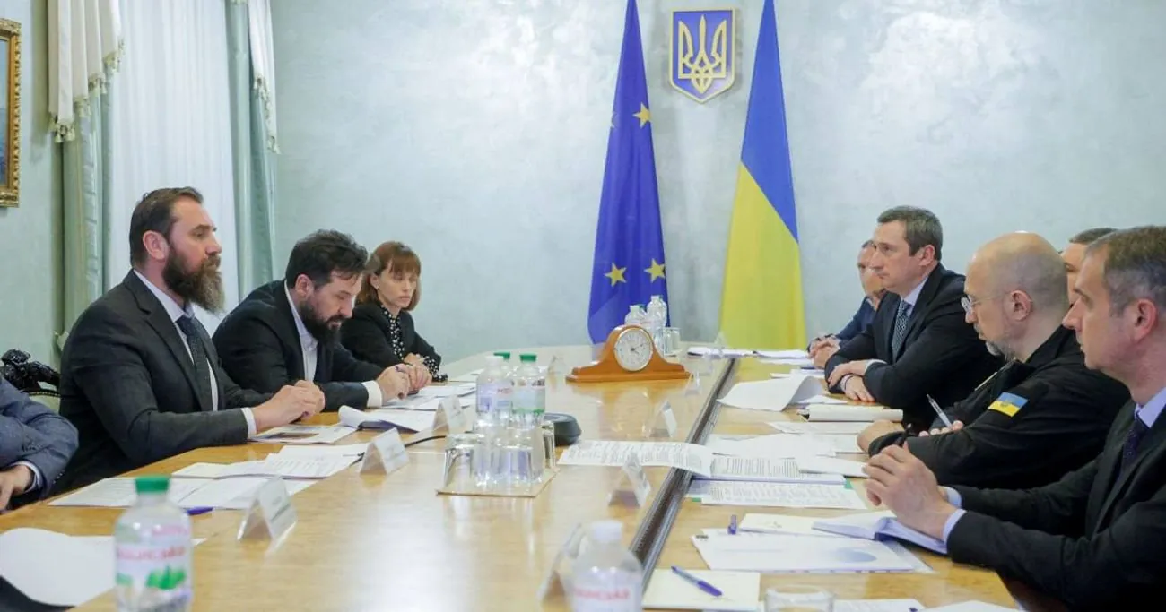 На десятки проєктів укриттів у школах, уряд надав регіонам понад 6 млрд грн - Шмигаль На десятки проєктів укриттів у школах, уряд надав регіонам понад 6 млрд грн - Шмигаль