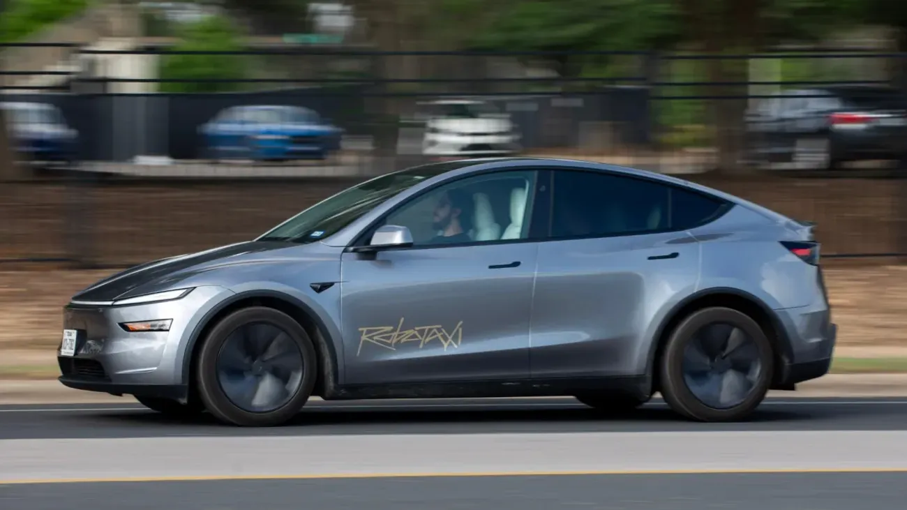 Робототакси Tesla регулярно дает сбои: пользователи составили целый перечень инцидентов