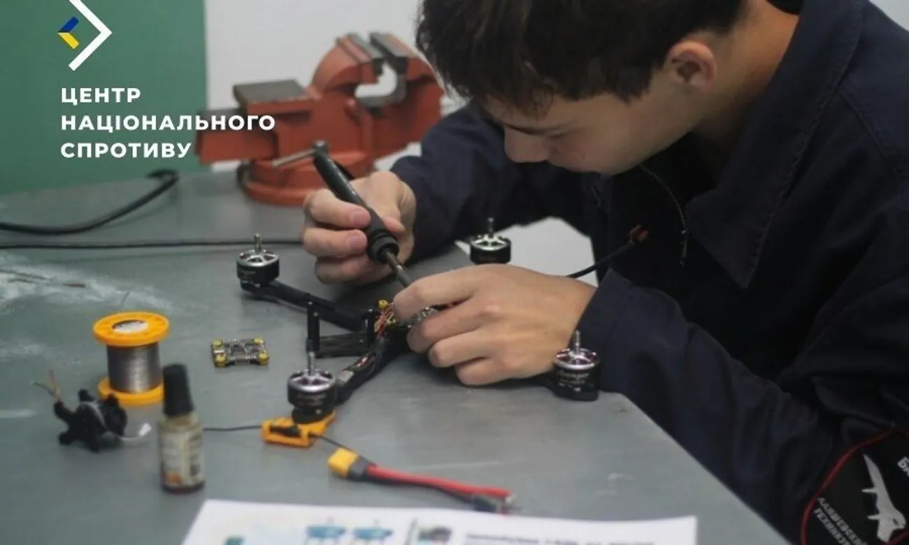 На ТОТ російські загарбники виховують нове покоління операторів дронів - ЦНС