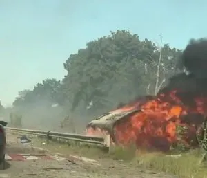 Вибух на Житомирщині: спалахнув автобус, на дорозі - великий затор