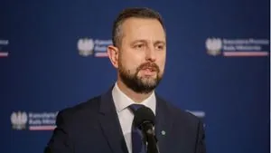 "Я шкодую, що американці приймають таке рішення": в Польщі відреагували на паузу США в постачанні зброї Україні