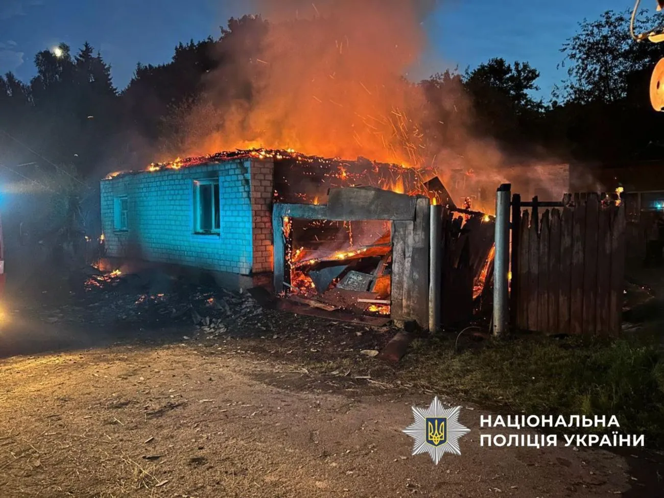 росіяни дроном атакували поштаря на прикордонні Чернігівщини
