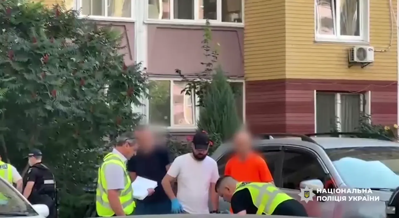Стрельба в Киеве: полиция показала кадры с места убийства, стрелка продолжают искать