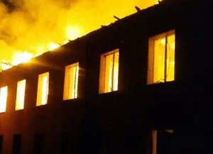 Ворог атакував Дніпропетровщину дронами та КАБами: поранено чоловіка