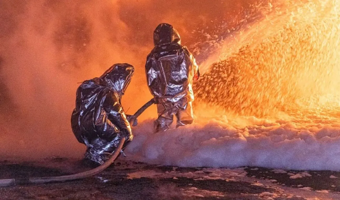 Нічна атака на Харківщину: "шахеди" пошкодили промислове підприємство у Чугуєві Нічна атака на Харківщину: "шахеди" пошкодили промислове підприємство у Чугуєві