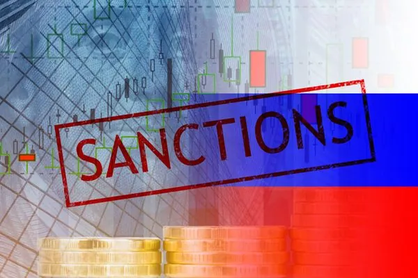 New oil price cap, SWIFT disconnection, shadow fleet, Nord Stream and Chinese banks: what's in the new EU sanctions package against Russia