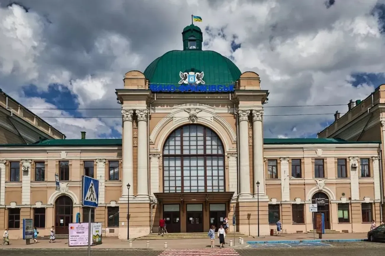 Івано-Франківськ пережив наймасштабнішу атаку з початку повномасштабного вторгнення рф Івано-Франківськ пережив наймасштабнішу атаку з початку повномасштабного вторгнення рф