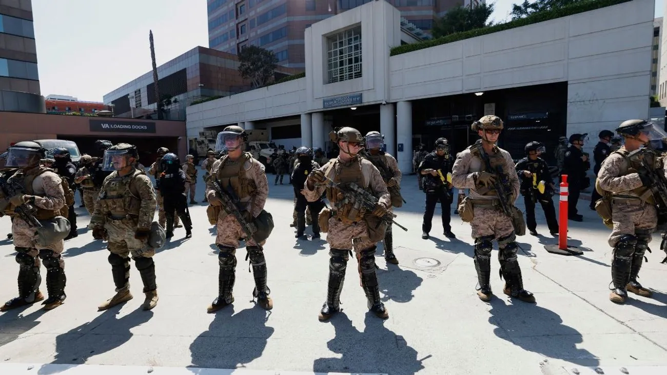 Пентагон выводит 700 морских пехотинцев из Лос-Анджелеса после стабилизации ситуации Пентагон выводит 700 морских пехотинцев из Лос-Анджелеса после стабилизации ситуации