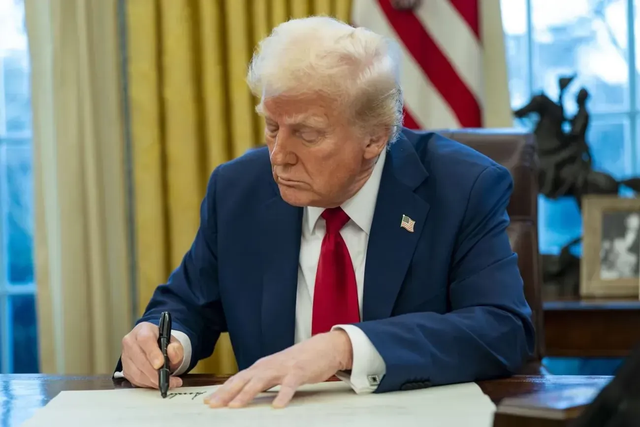 Трамп отменил финансирование внешней помощи и общественного вещания на 9 миллиардов долларов Трамп отменил финансирование внешней помощи и общественного вещания на 9 миллиардов долларов