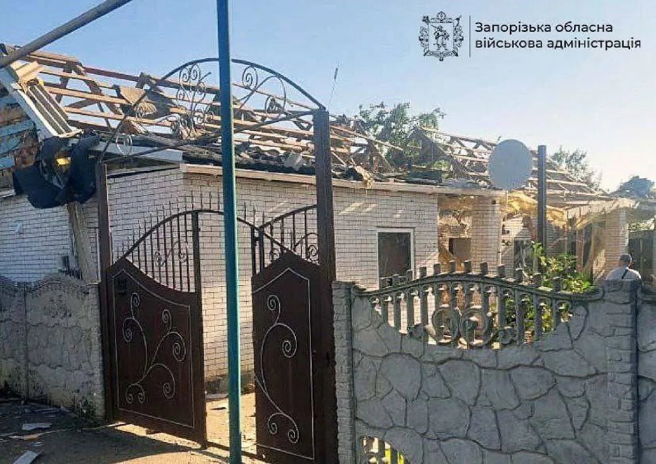 Женщина ранена в результате вражеской атаки на Запорожскую область Женщина ранена в результате вражеской атаки на Запорожскую область