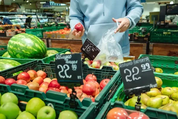 Украинцев ждет удешевление продуктов в августе: экономист раскрыл причины