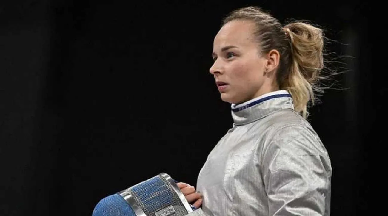 Украинская саблистка Юлия Бакастова одолела майора армии россии Великую на ЧМ по фехтованию