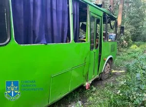 Удар рф по автобусу на Сумщині: кількість постраждалих зросла до 19