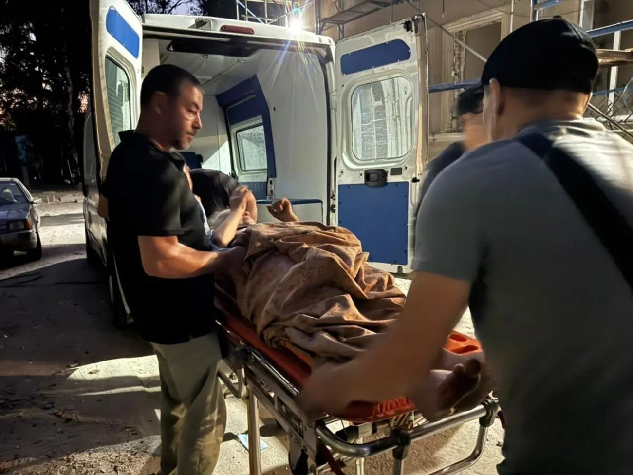 Ракетний удар по Кам'янському: двоє загиблих, серед постраждалих вагітна жінка