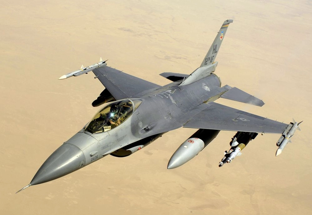 varianty-f-16-fighting-falcon-vid-general-dynamics
